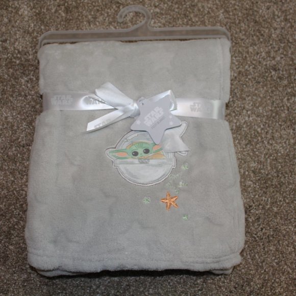 Disney Star Wars Stars Gray Baby Yoda Mandalorian Fuzzy Blanket Infant Boys NWT - Picture 2 of 5
